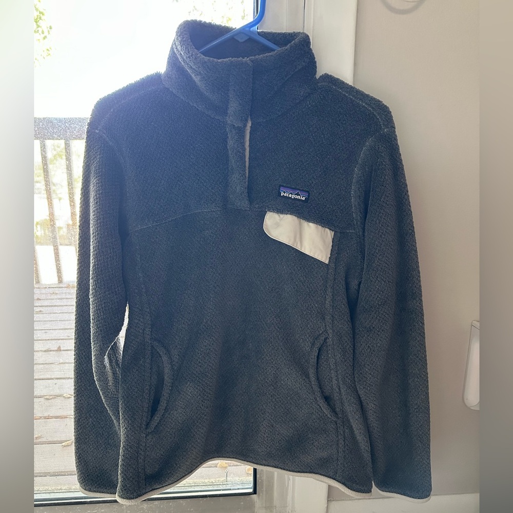 Patagonia Charcoal and Cream Fleece Jacket